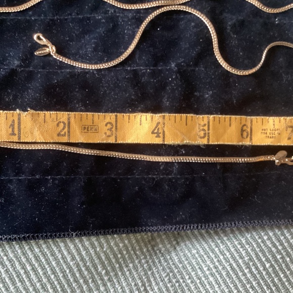 Vintage Gold Tone  Ambassador 7”  Bracelet and 18” Gold Tone Necklace Necklace - Picture 5 of 5